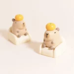 leisure-capybara-keycap-display1