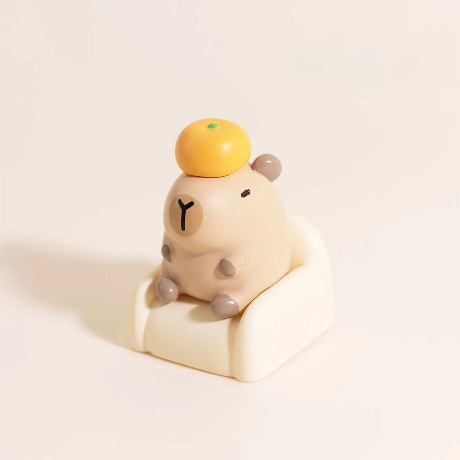 leisure-capybara-keycap-left1