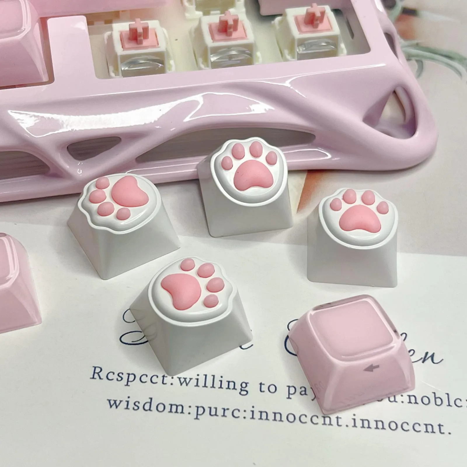 adorable-cat-paw-keycaps-front