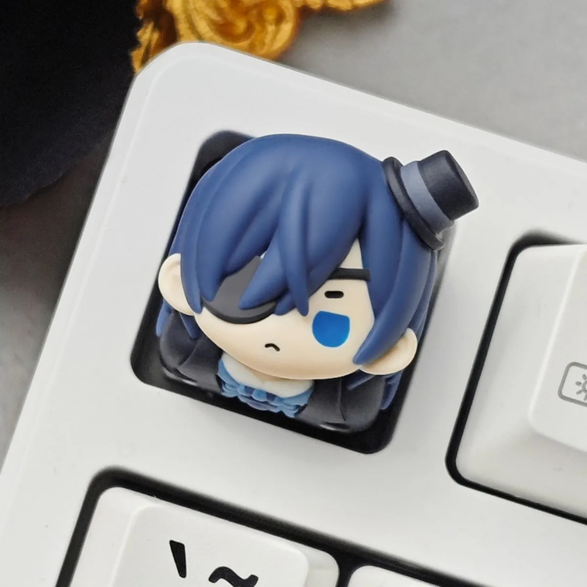 black-butler-ciel-phantomhive-keycap-cover