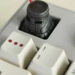 darksouls-solaire-of-astoras-helmet-keycap-side