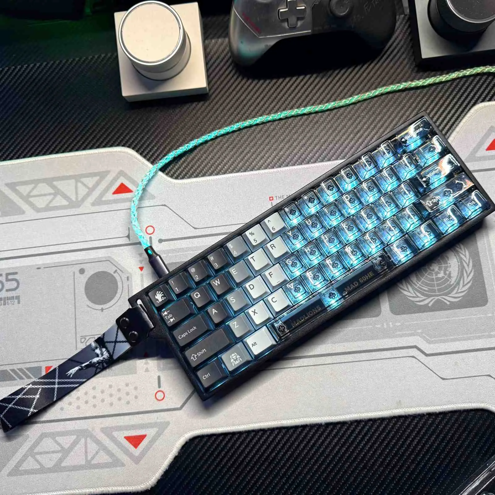 final-tomb-keycap-set-display