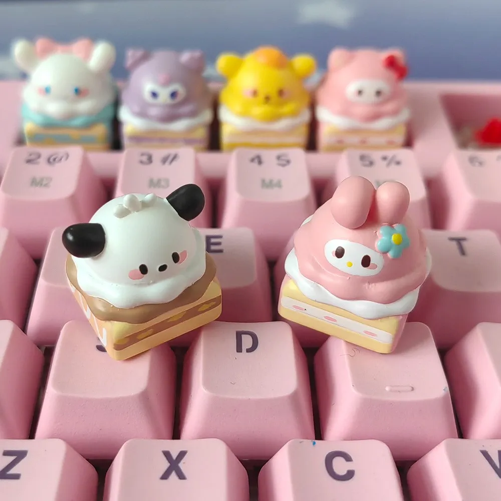 hello-kitty-characters-mini-cake-keycaps-front2