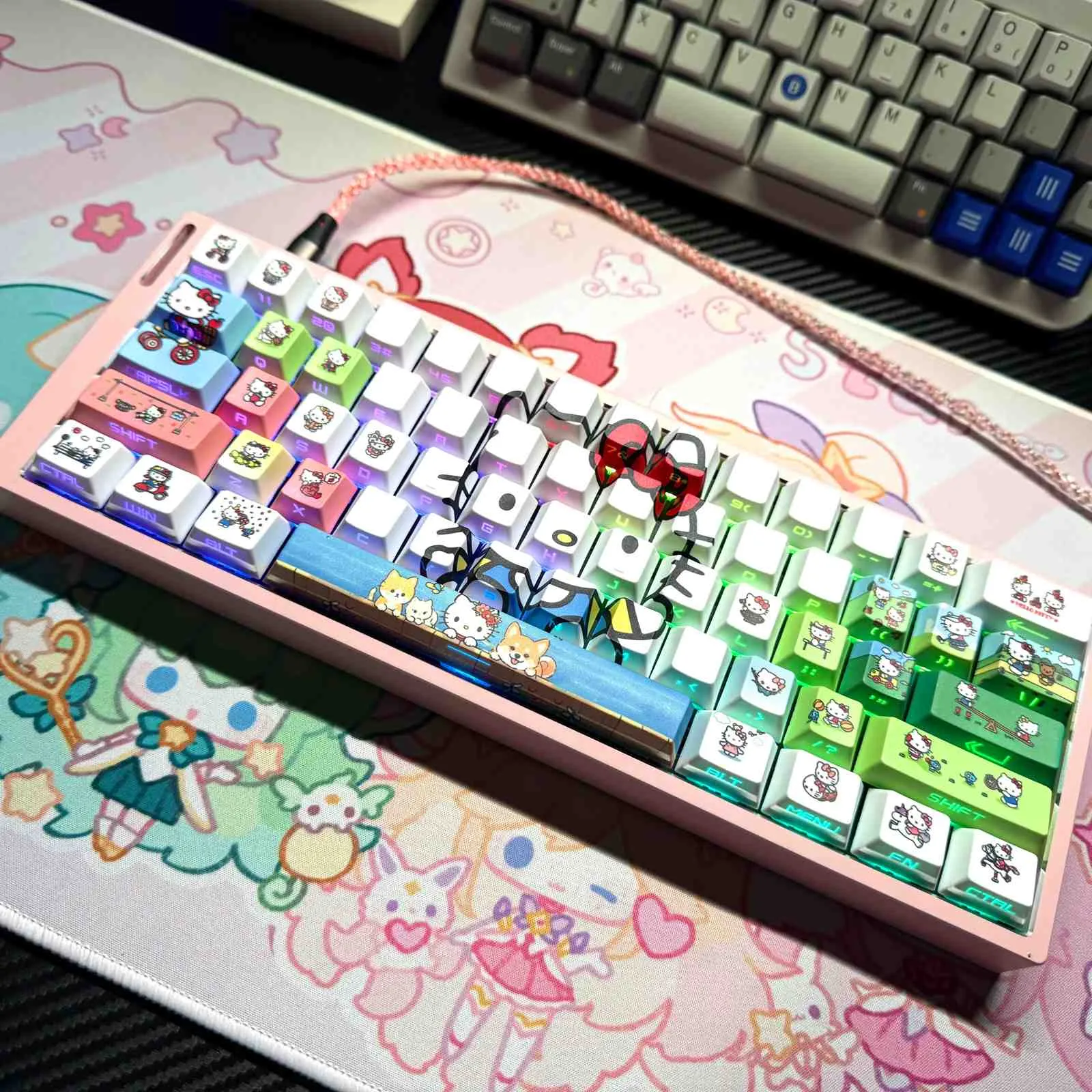 hello-kitty-pets-oem-keycap-set-side