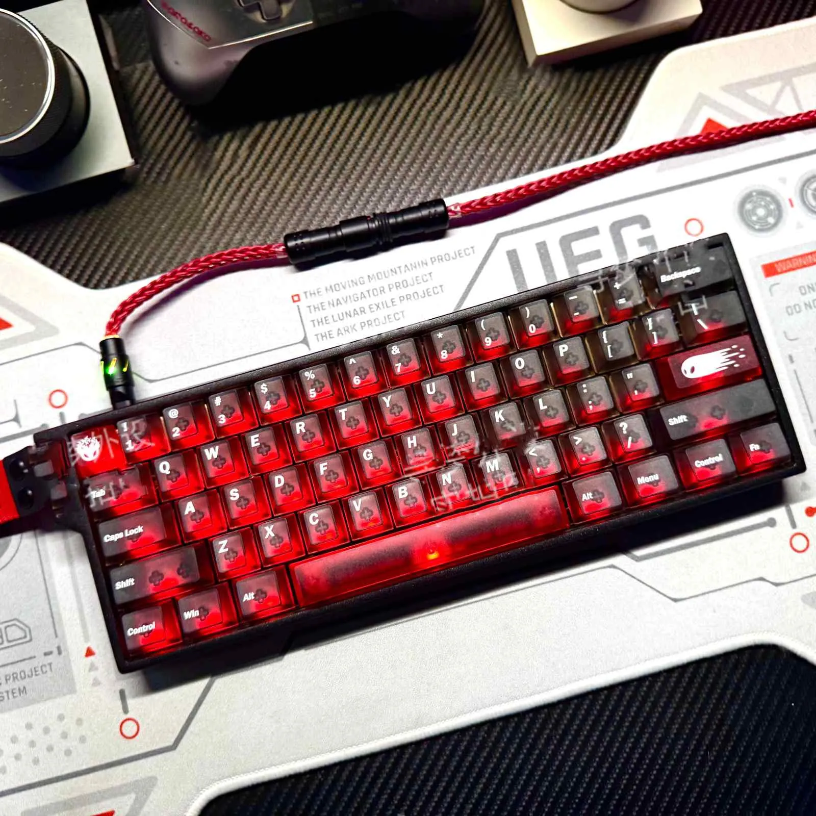 lava-mist-transparent-keycap-set-black