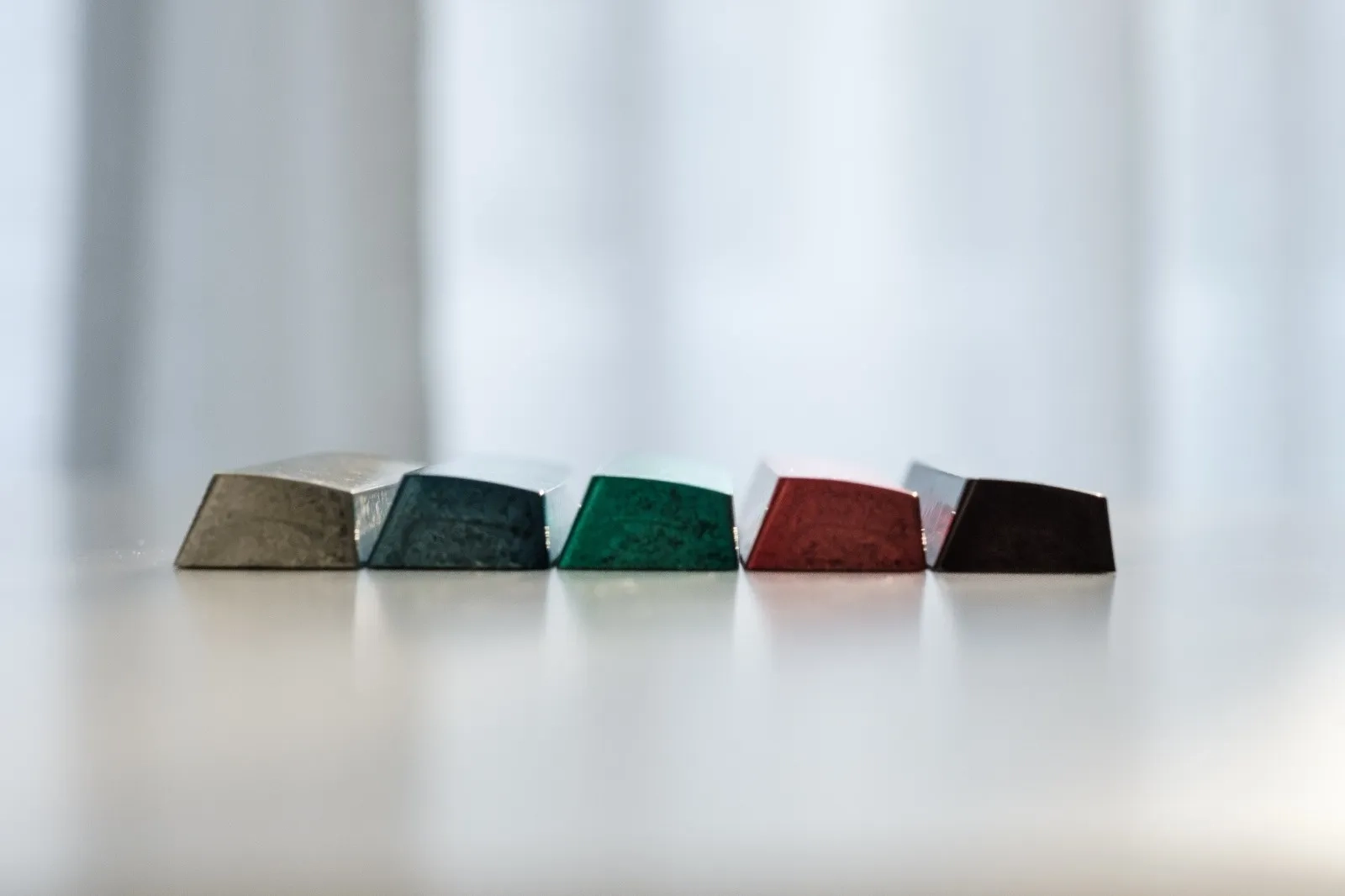 mysterious-crystal-series-space-key-keycaps-upfront-side
