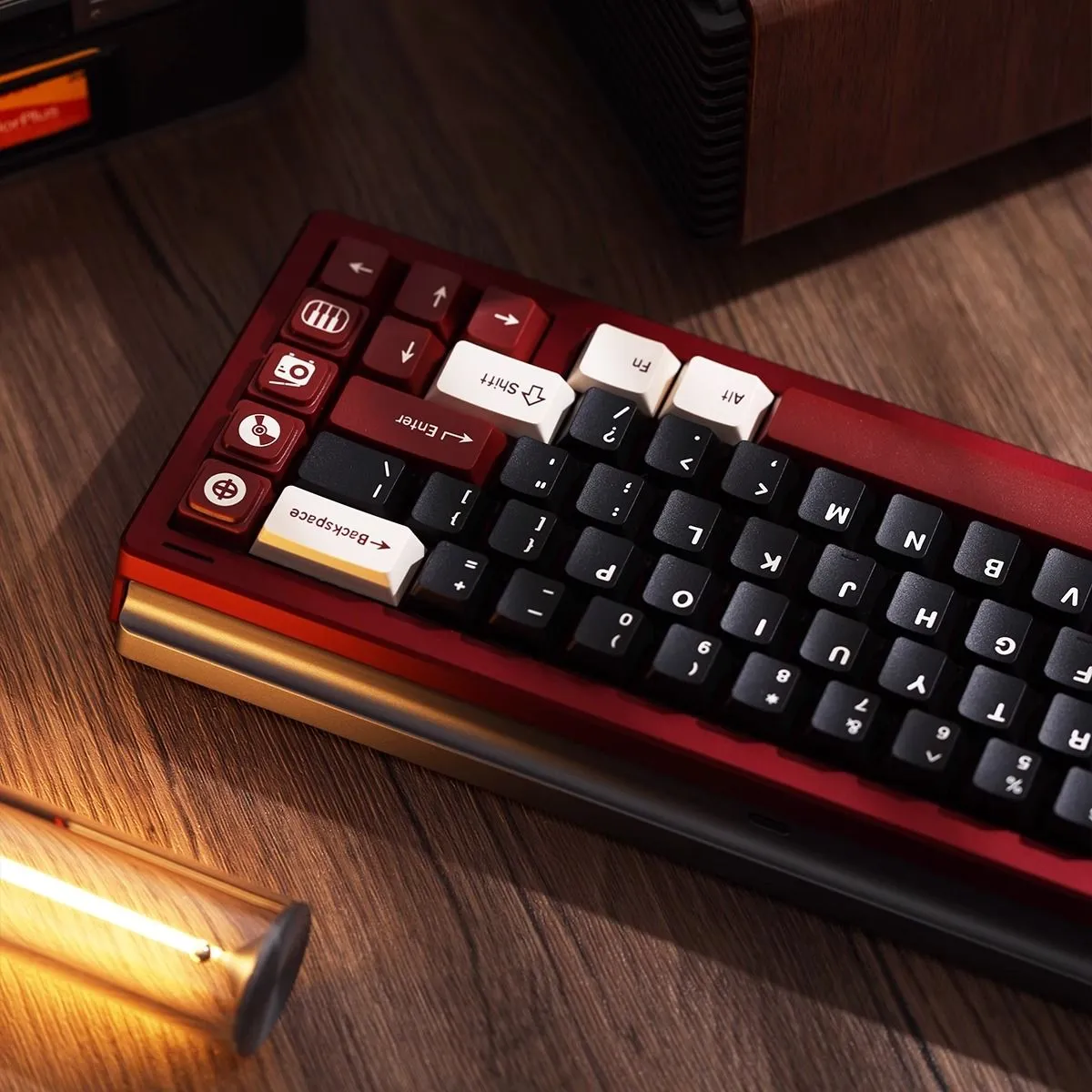 retro-rome-oem-keycap-set-side