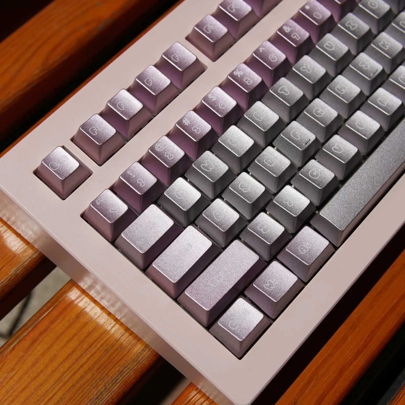 silver-pink-series-oem-keycap-set-side