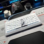 white-chained-makima-keycap-set-display