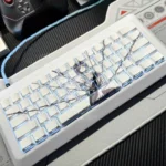 white-chained-makima-keycap-set-display2