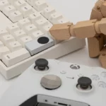 white-xbox-keycap-side
