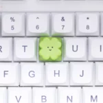 adorable-clover-keycap-upfront