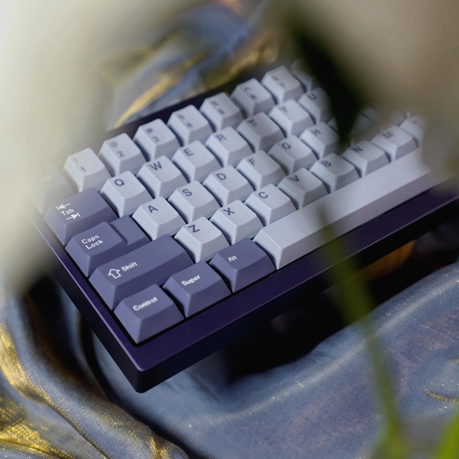 deep-sea-themed-oem-keycap-set-side