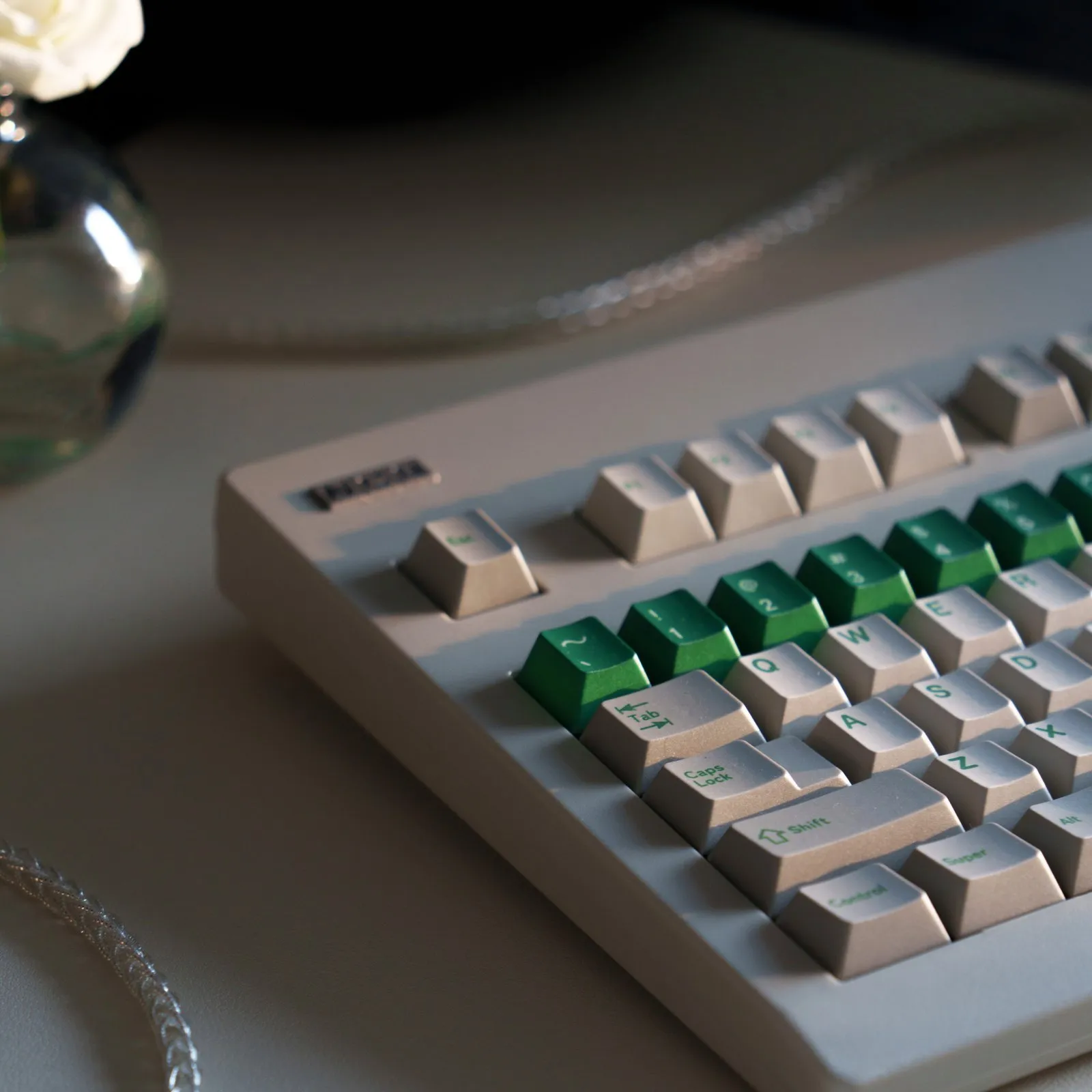 green-alert-oem-keycap-set-side