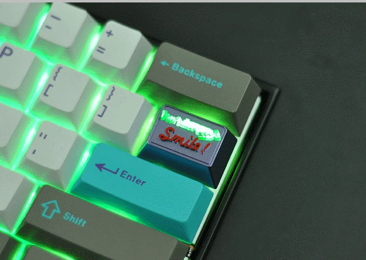 joker-dont-forget-to-smile-keycap-1