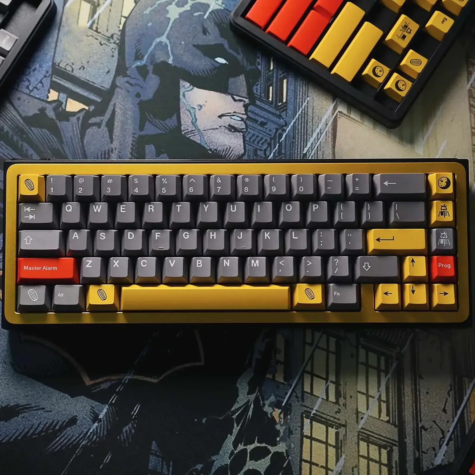 lunar-themed-oem-keycap-set-cover