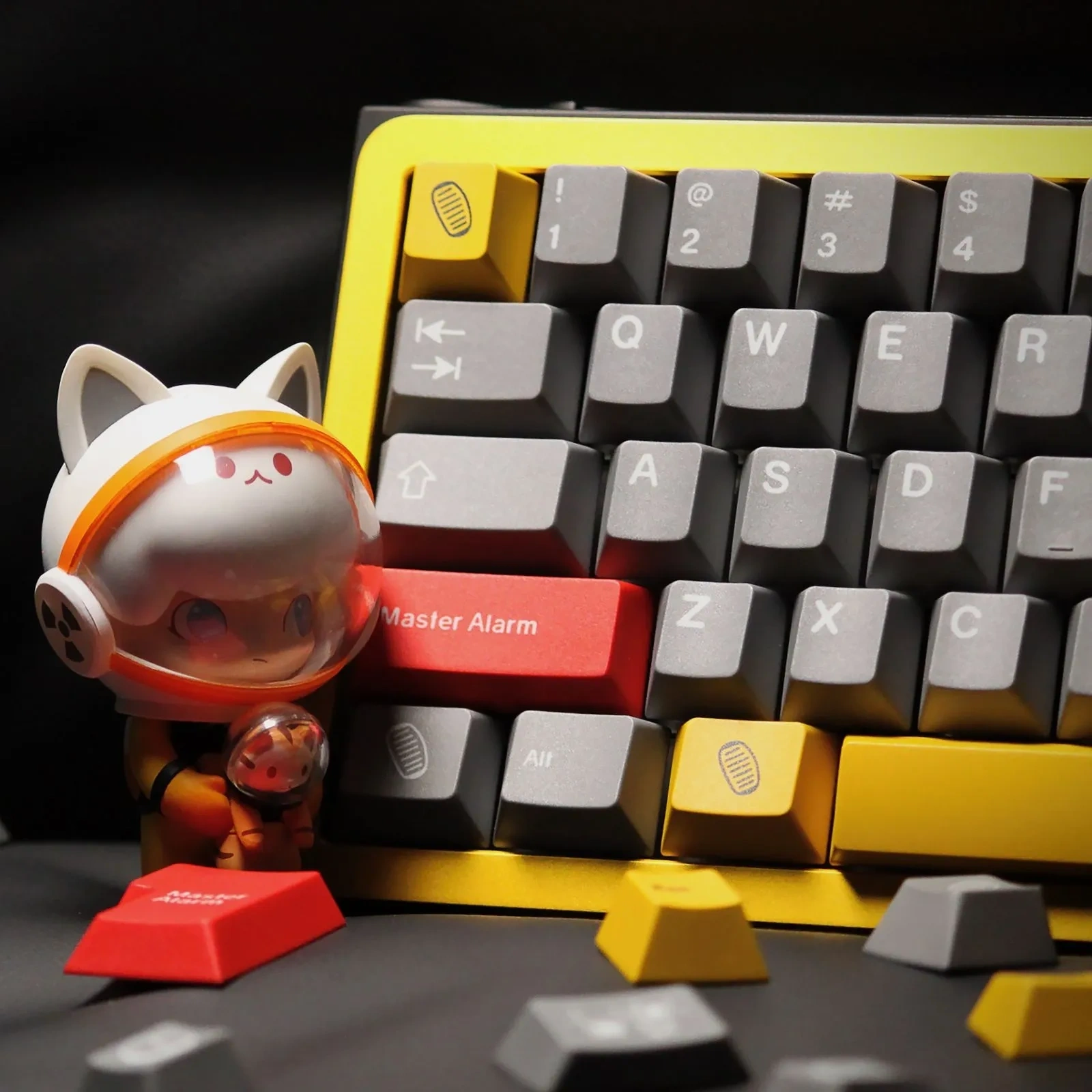 lunar-themed-oem-keycap-set-front