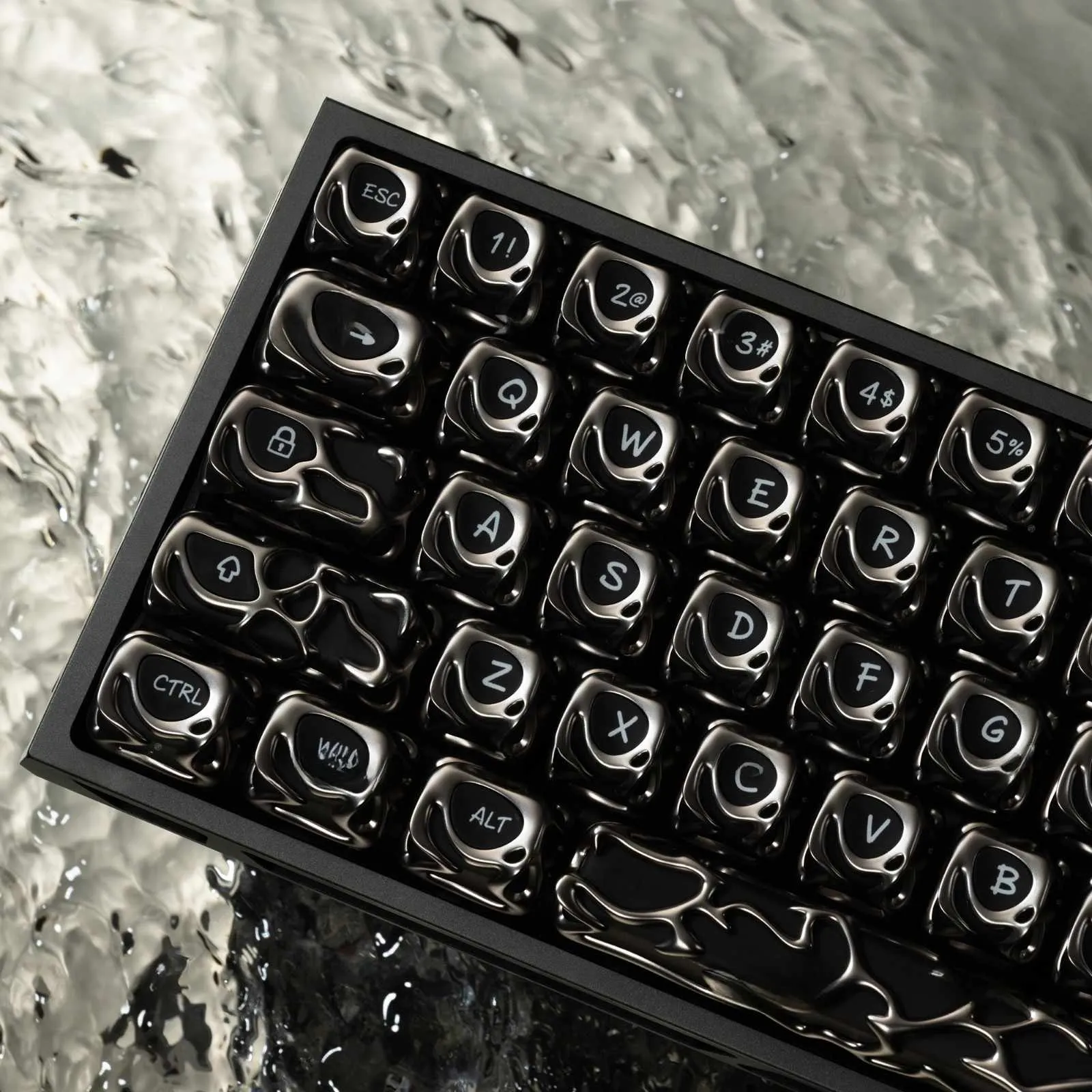 marvel-venom-keycap-set-front