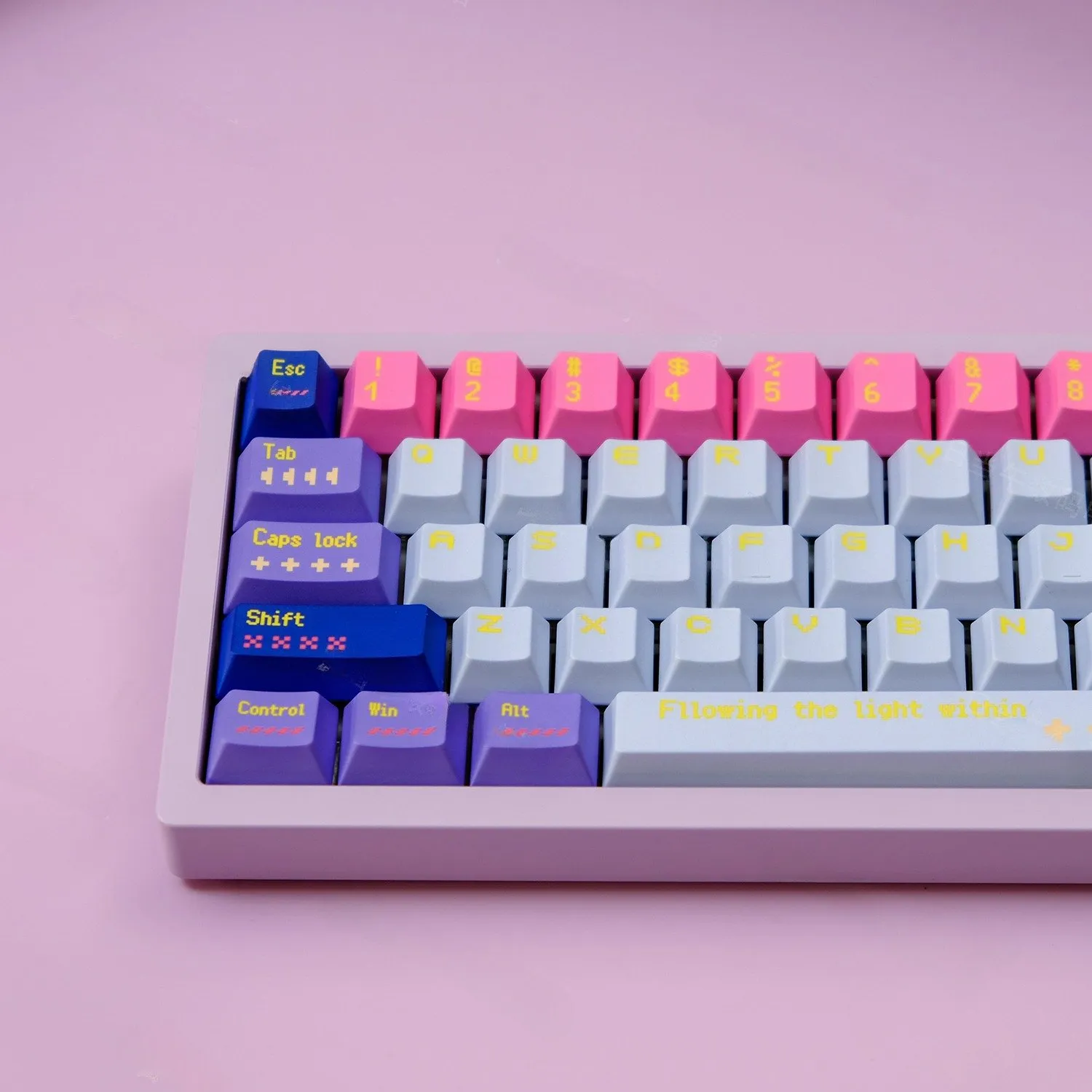 pixel-girl-oem-keycap-set-front