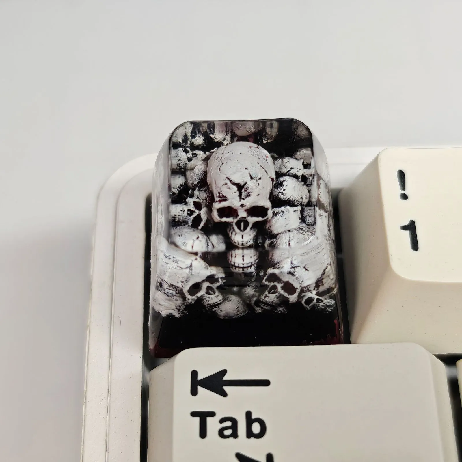 punk-dark-series-skull-transparent-keycap-cover