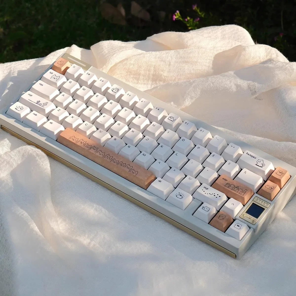 sand-dune-cat-oem-keycap-set-side