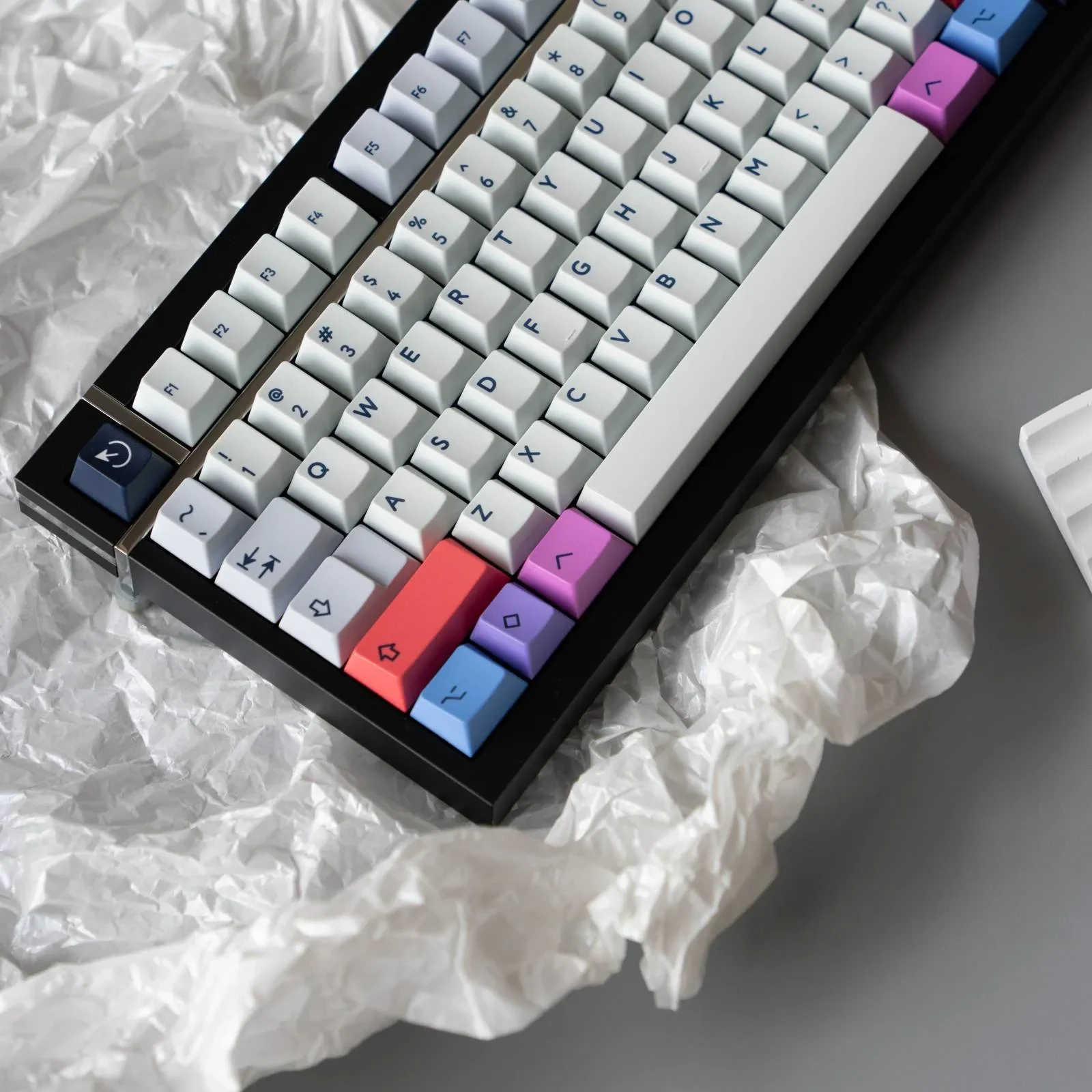 spark-themed-oem-keycap-set-side