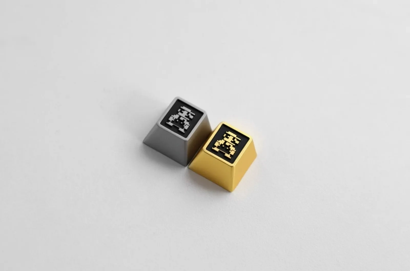 super-mario-mario-keycaps-front2