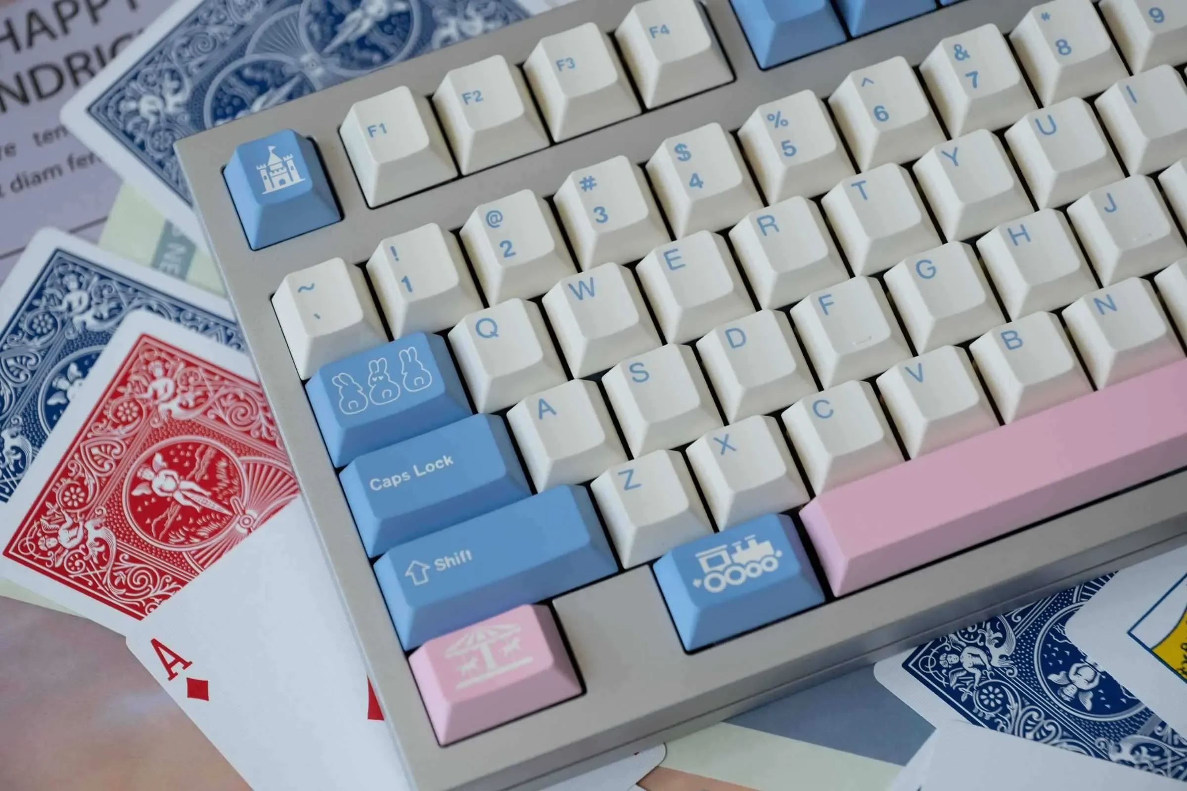theme-park-souvenirs-oem-keycap-set-side