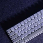 vintage-grey-white-oem-minimal-keycapset-side