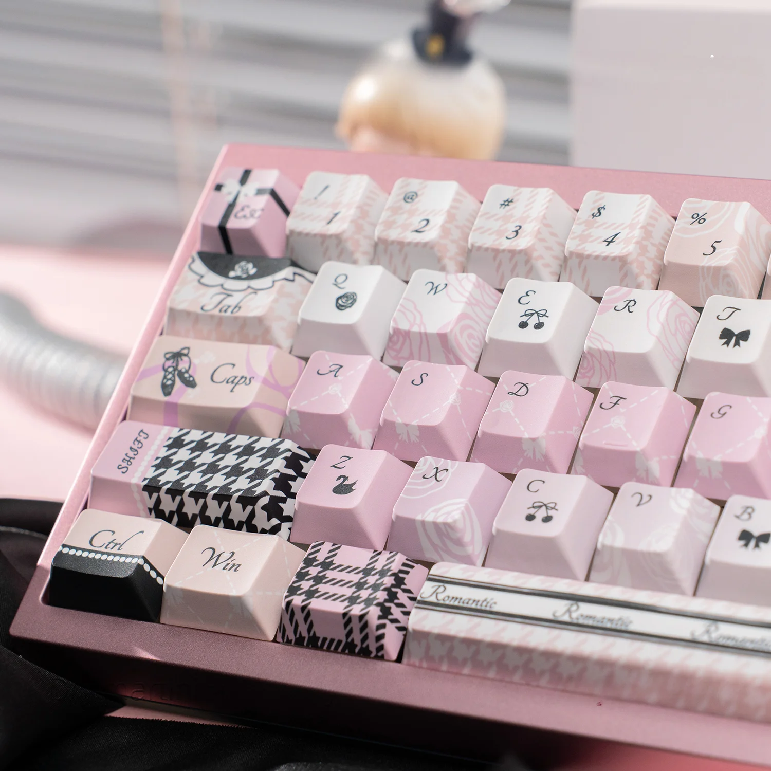 black-swan-oem-keycap-set-2