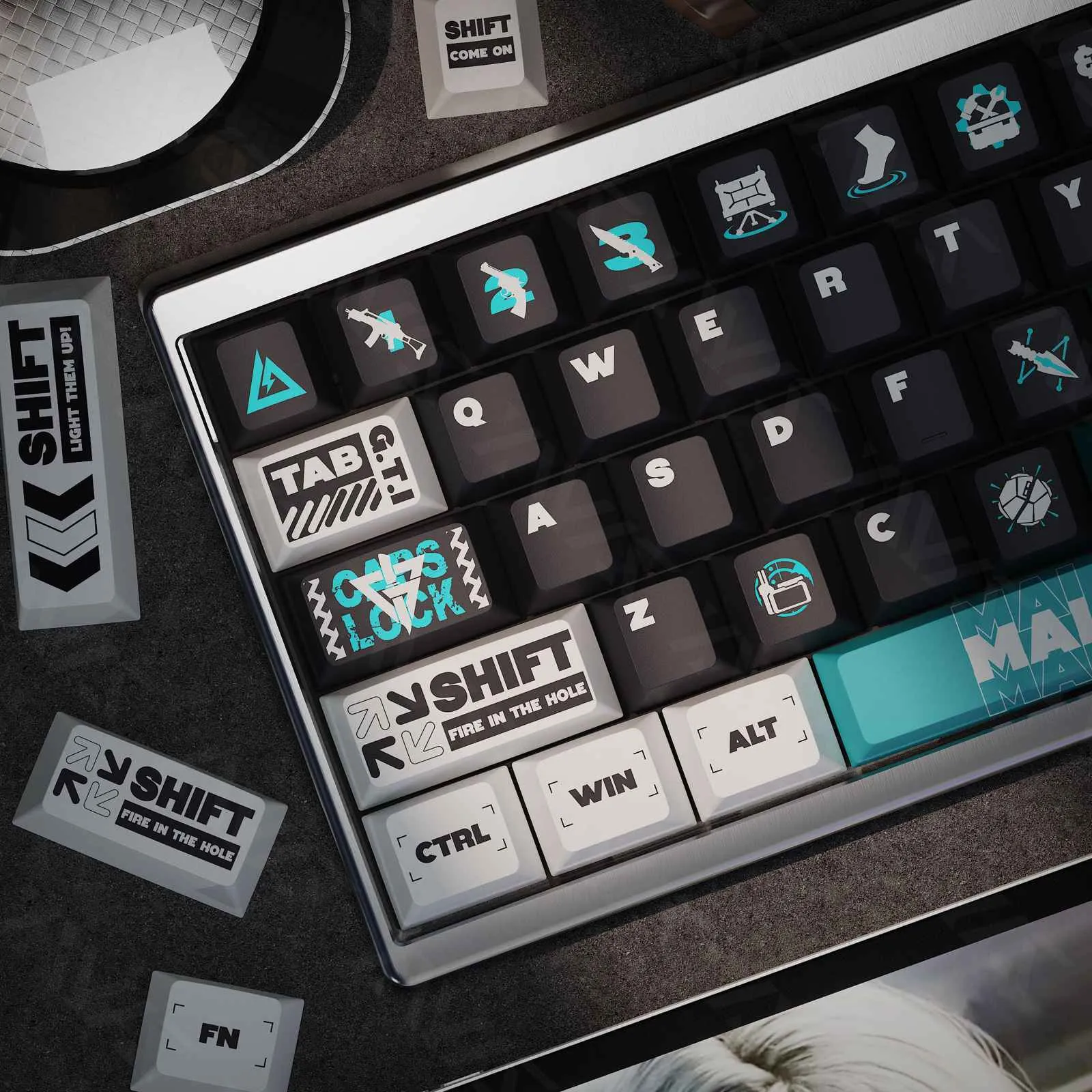 delta-force-characters-oem-keycap-set-side