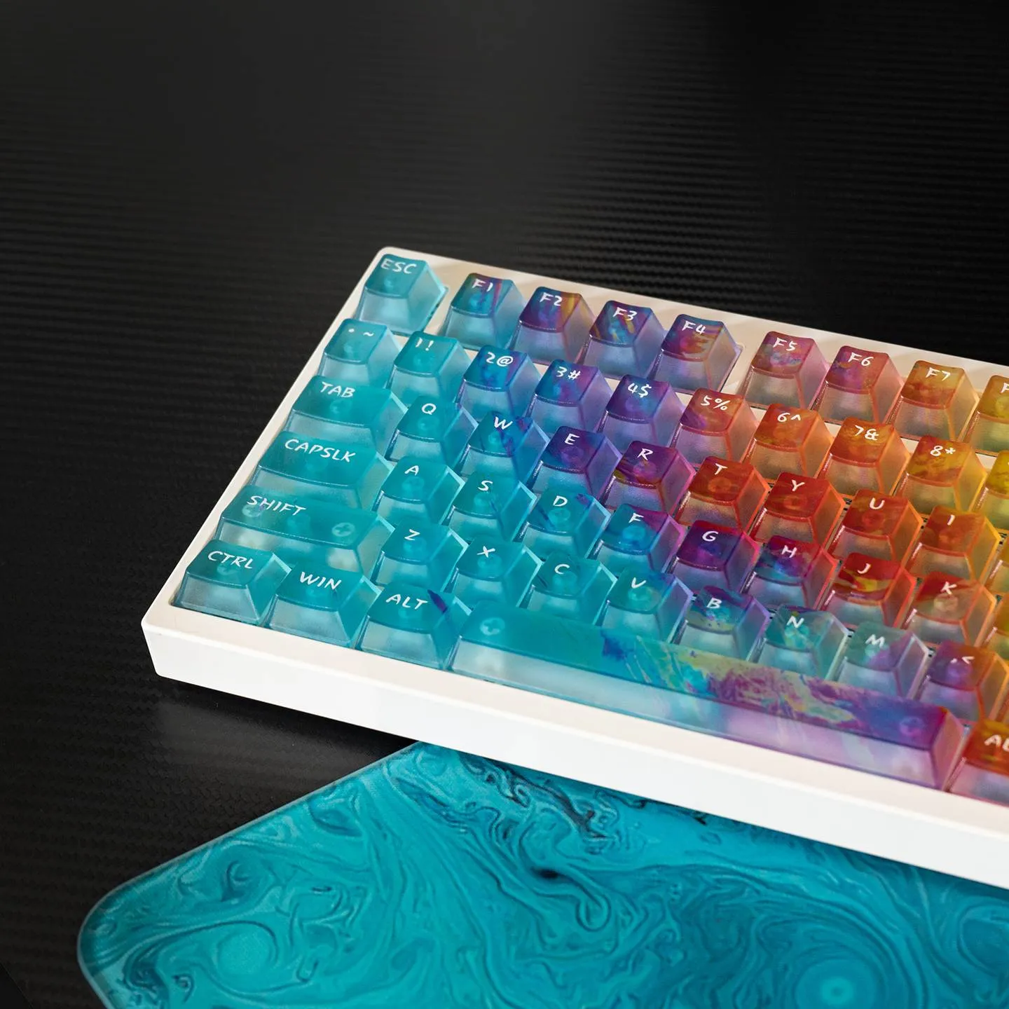 expansive-universe-oem-keycap-set-side