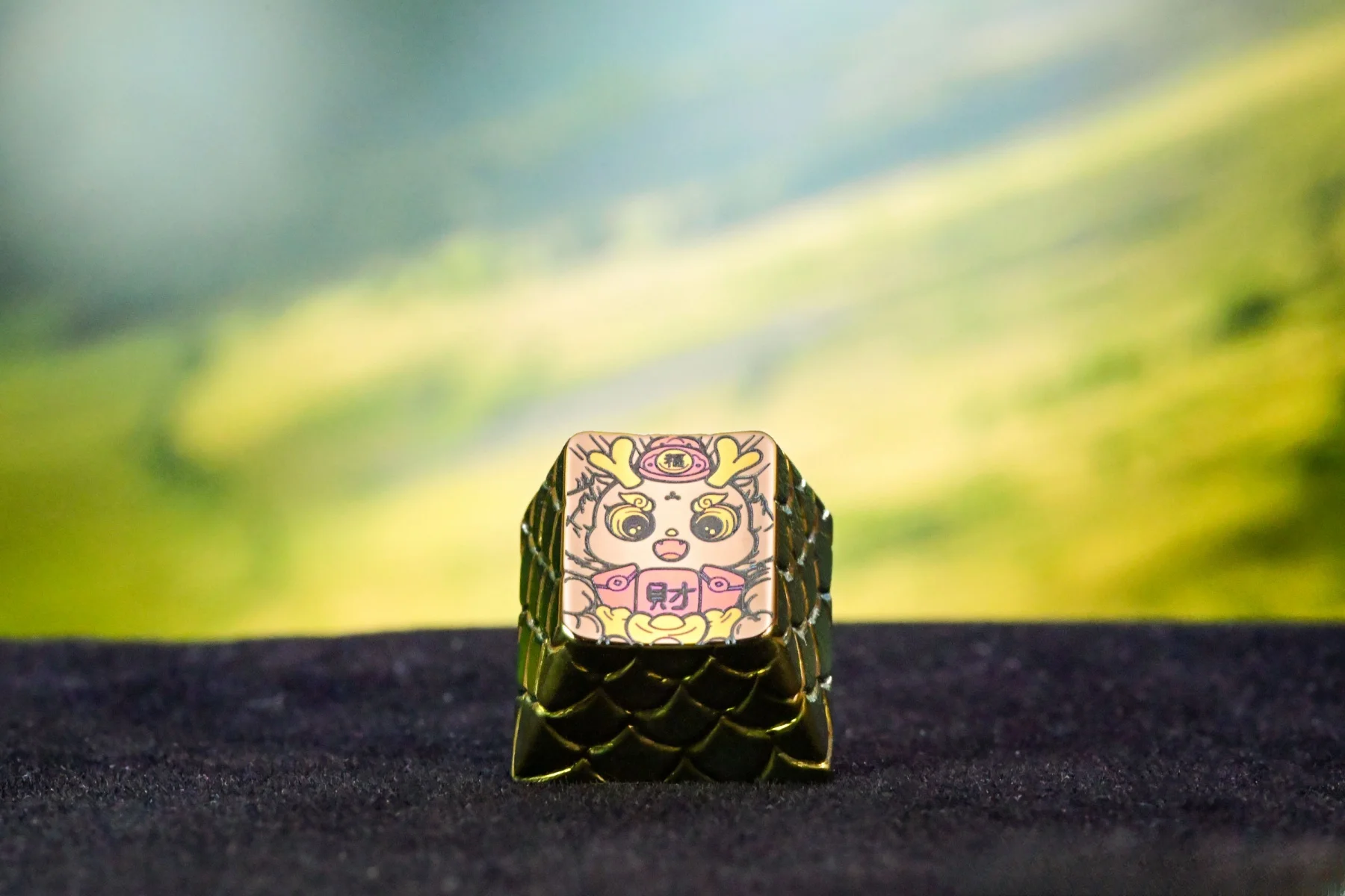 heaven--earth-dragon-scales-keycap-2