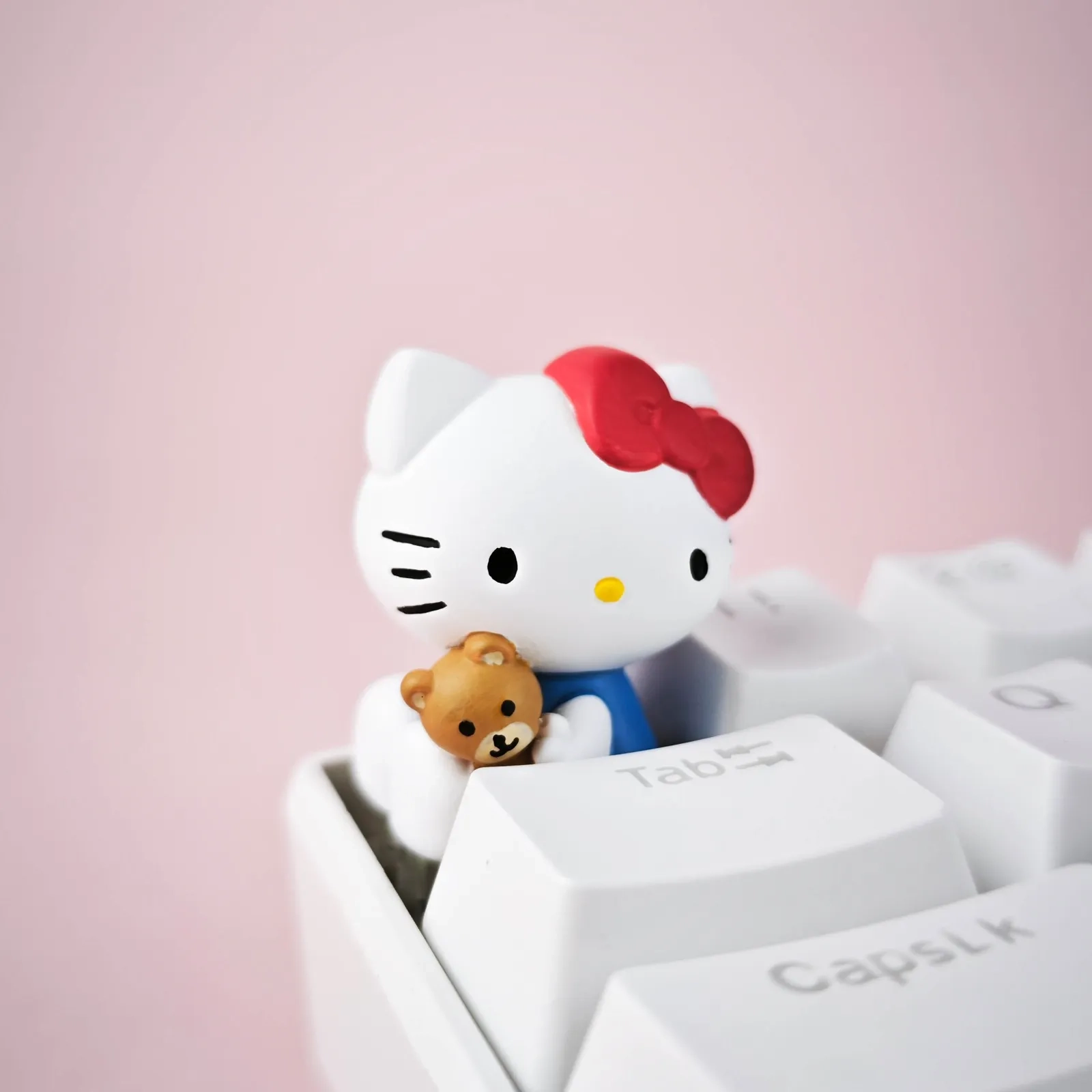 hello-kitty-hello-kitty-bear-keycap-cover