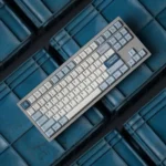 hydrogen-themed-oem-keycap-set-side