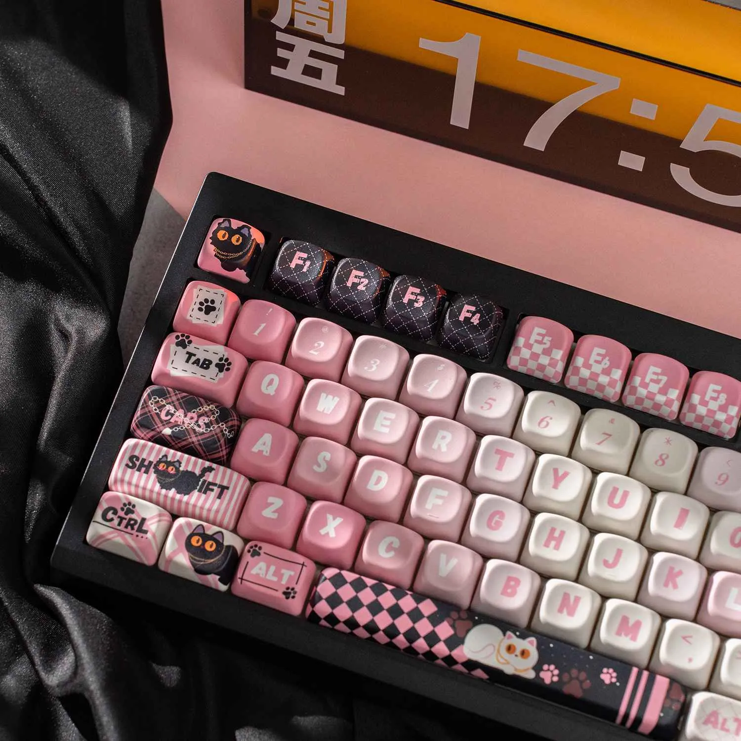 little-cool-cat-keycap-set-side