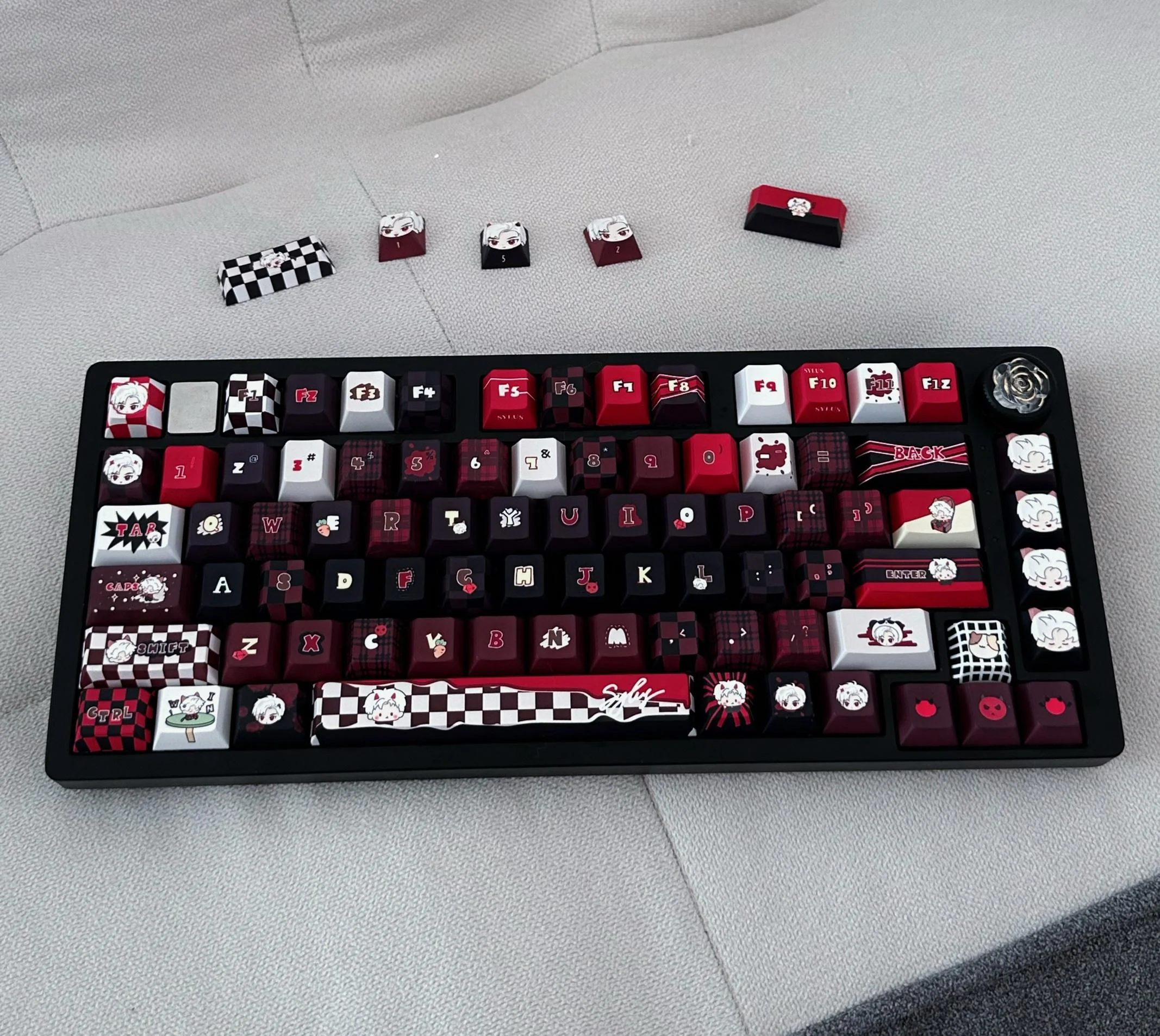 love-and-deepspace-sylus-keycap-set-1