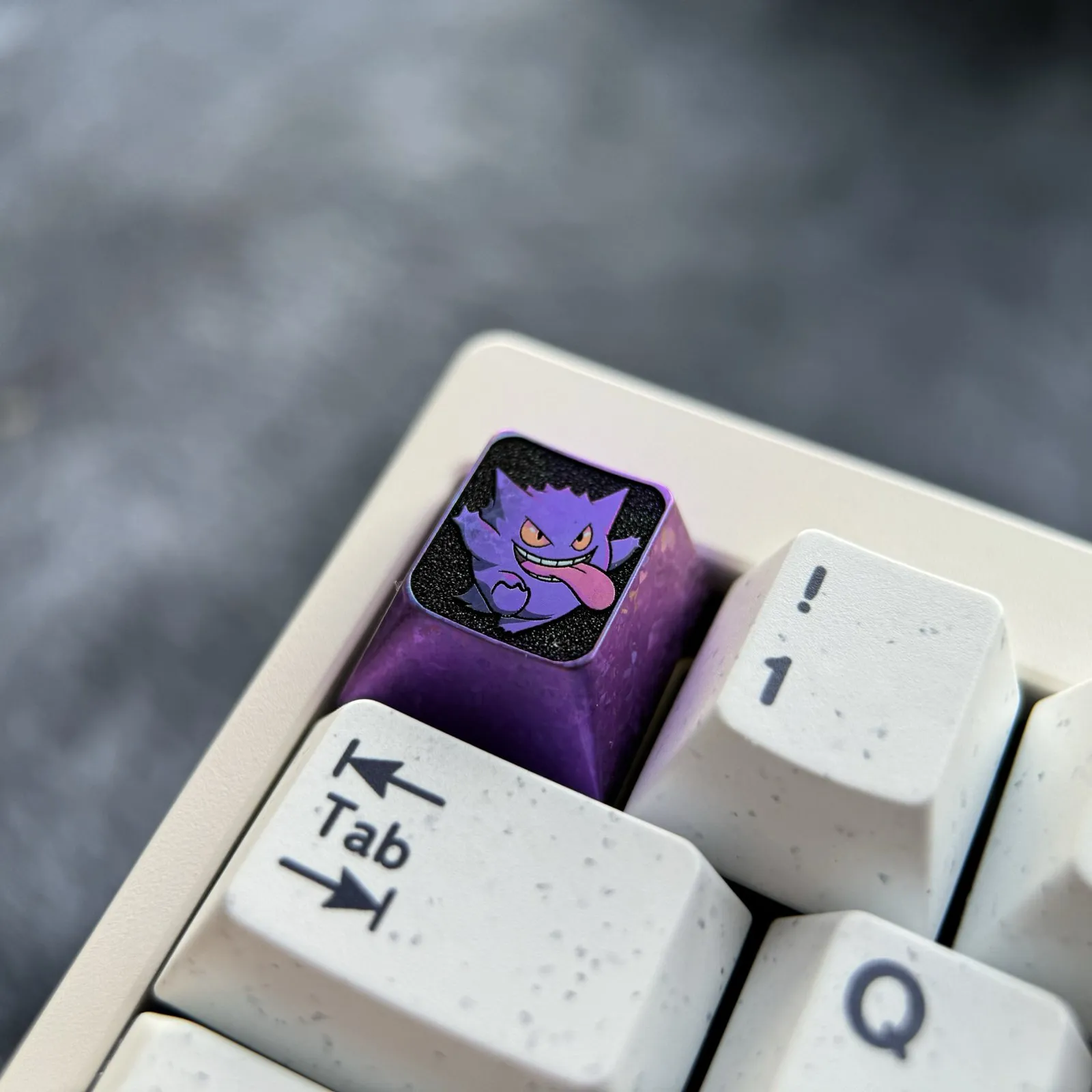 pokemon-happy-gengar-keycaps-side