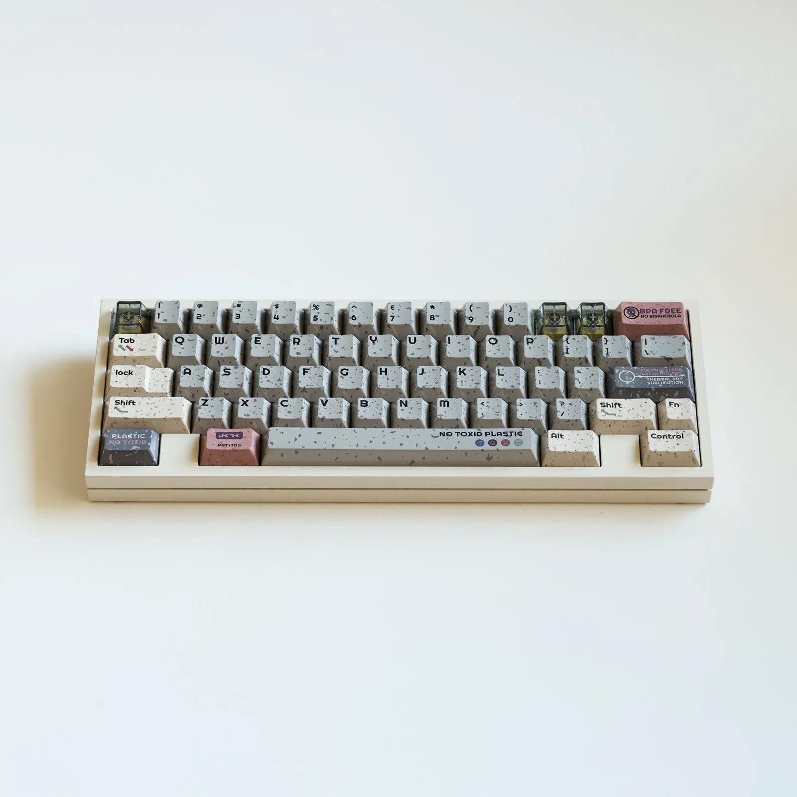 regenerate-grey-oem-keycap-set-front2