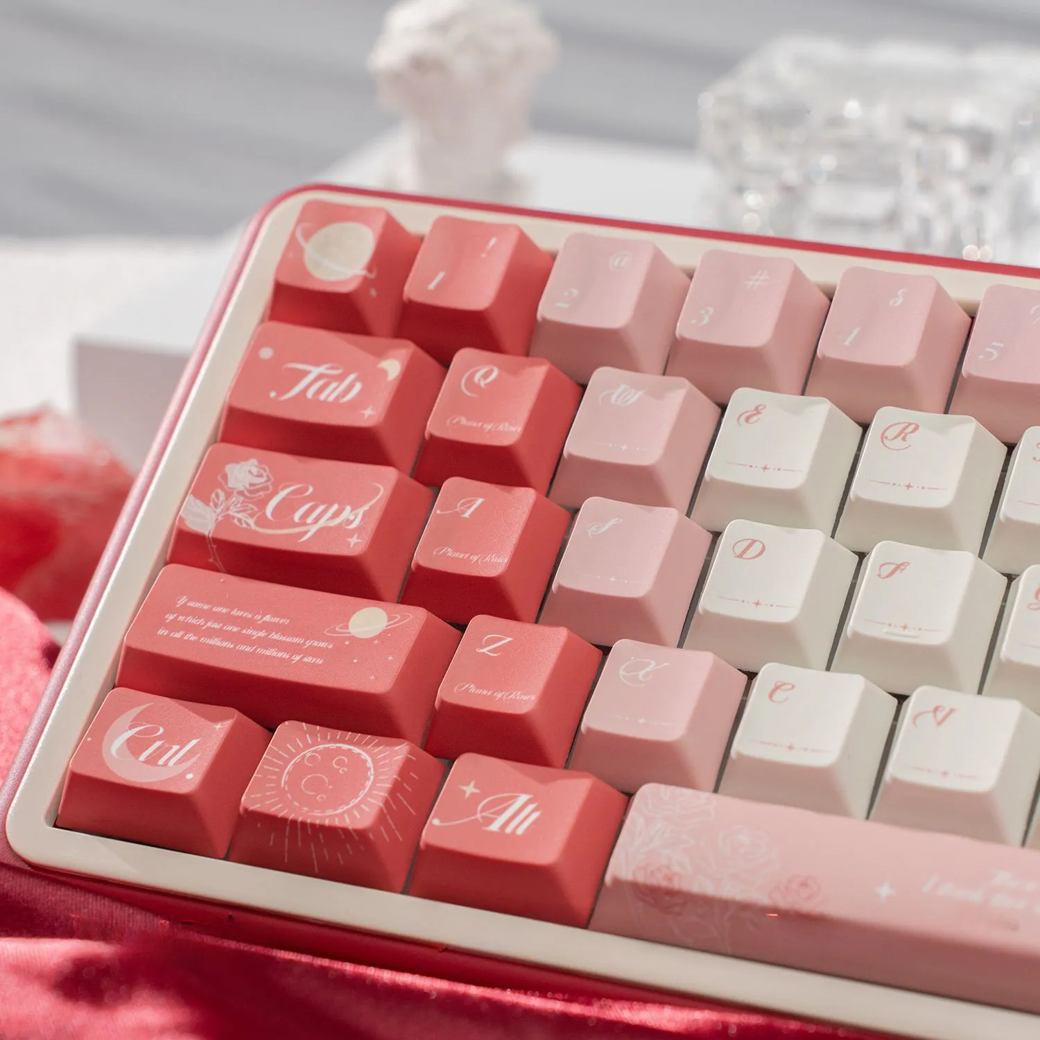 rose-planet-oem-keycap-set-side