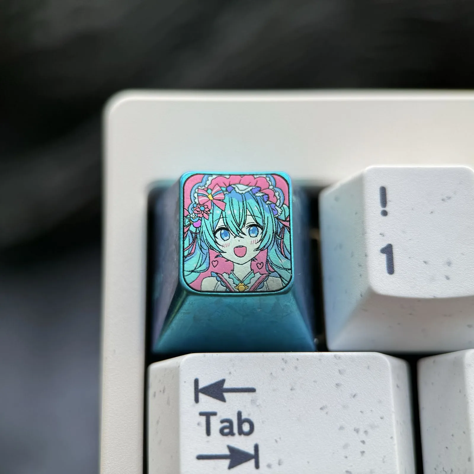vocaloid-happy-hatsune-miku-keycap-cover