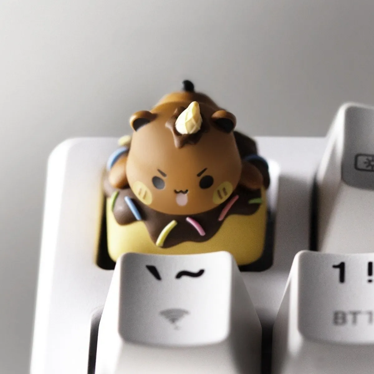 yier-bubu-doughnut-keycaps-front