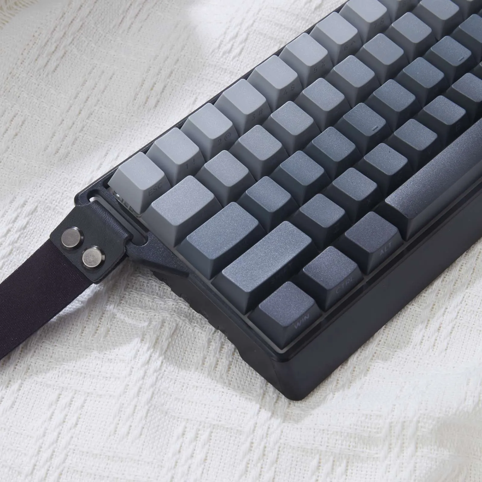 black-pole-tri-mode-mechanical-keyboard-left