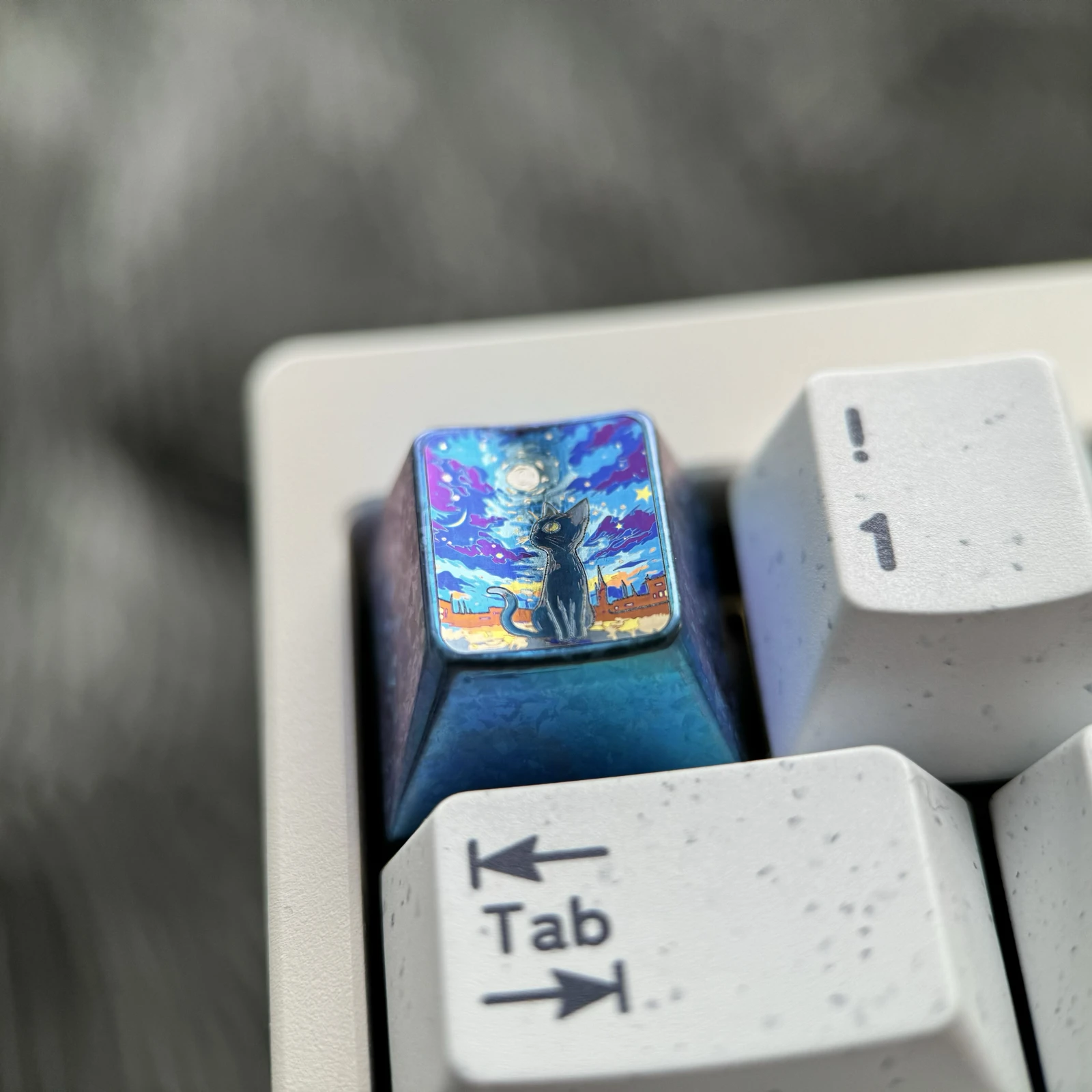 bluecrystal-version-starry-night-cat-keycap-down