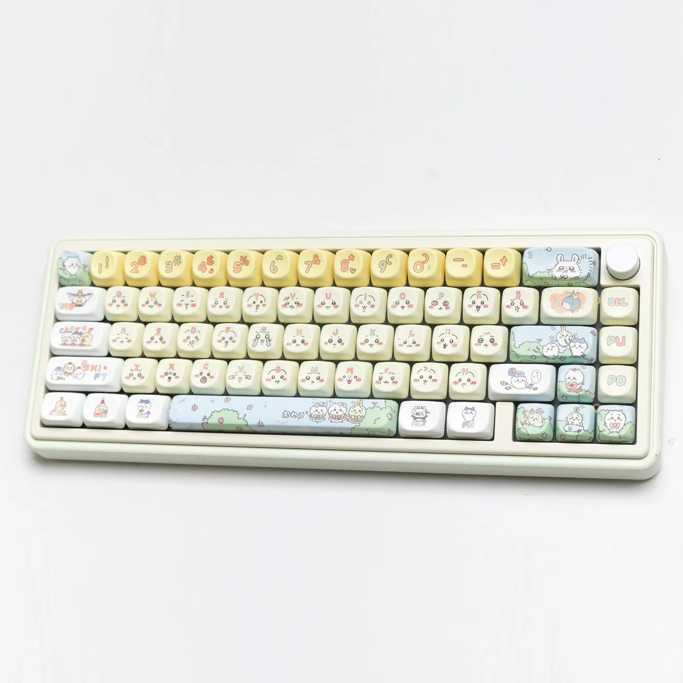 chiikawa-usagi-soa-keycap-set-front