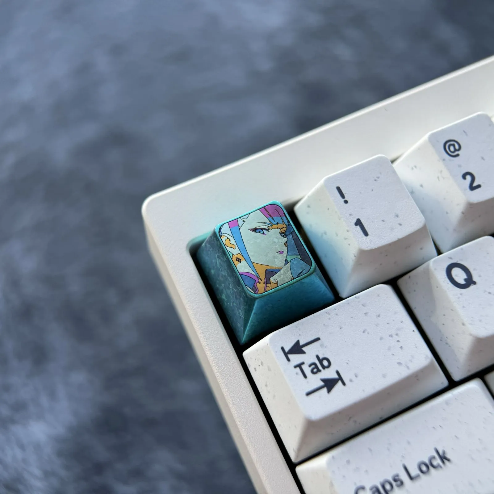 cyberpunk-edgerunners-lucyna-kushinada-keycap-side