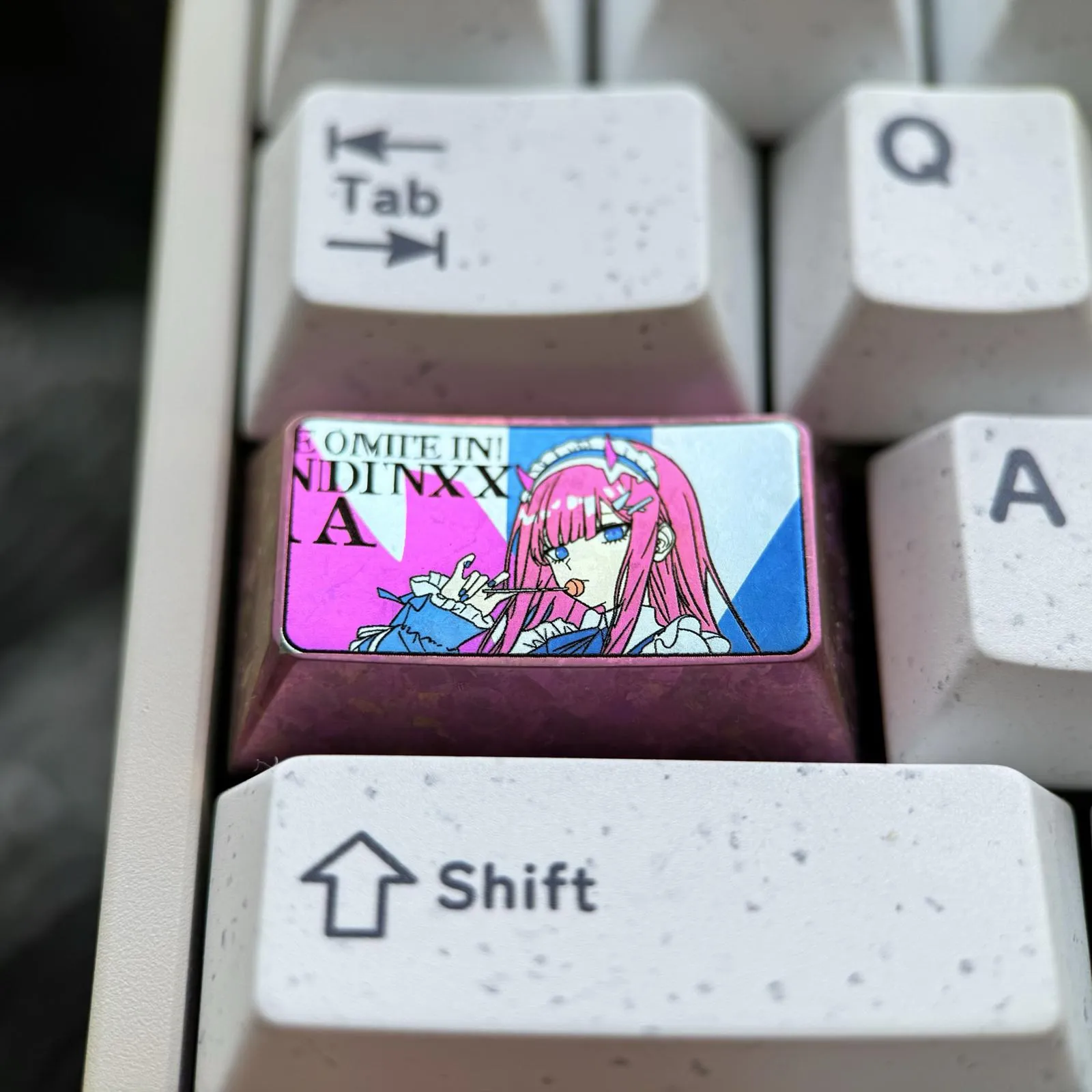 darlinginthefranxx-zero-two-caps-key-keycaps-front