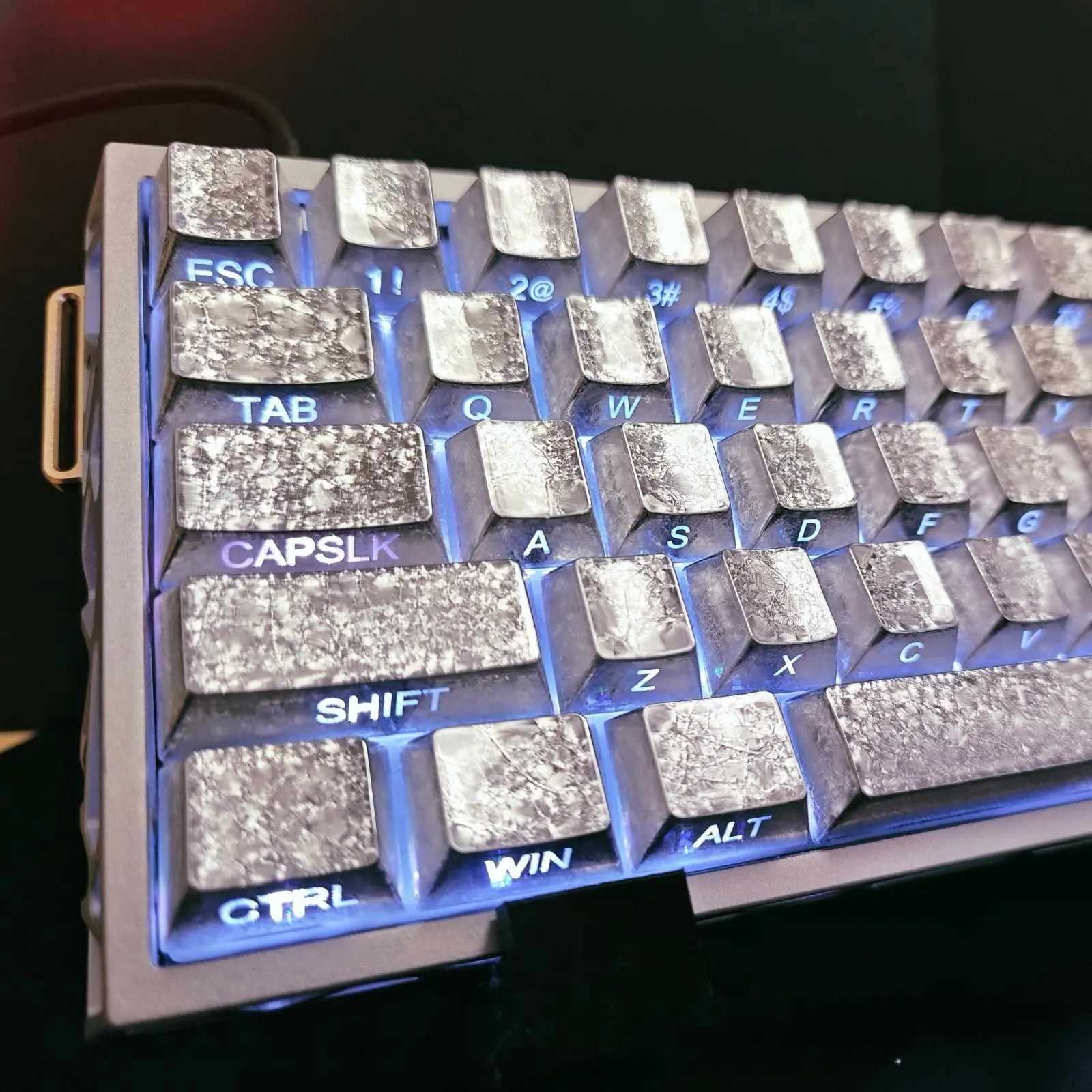 frost-crack-oem-keycap-set-front2a