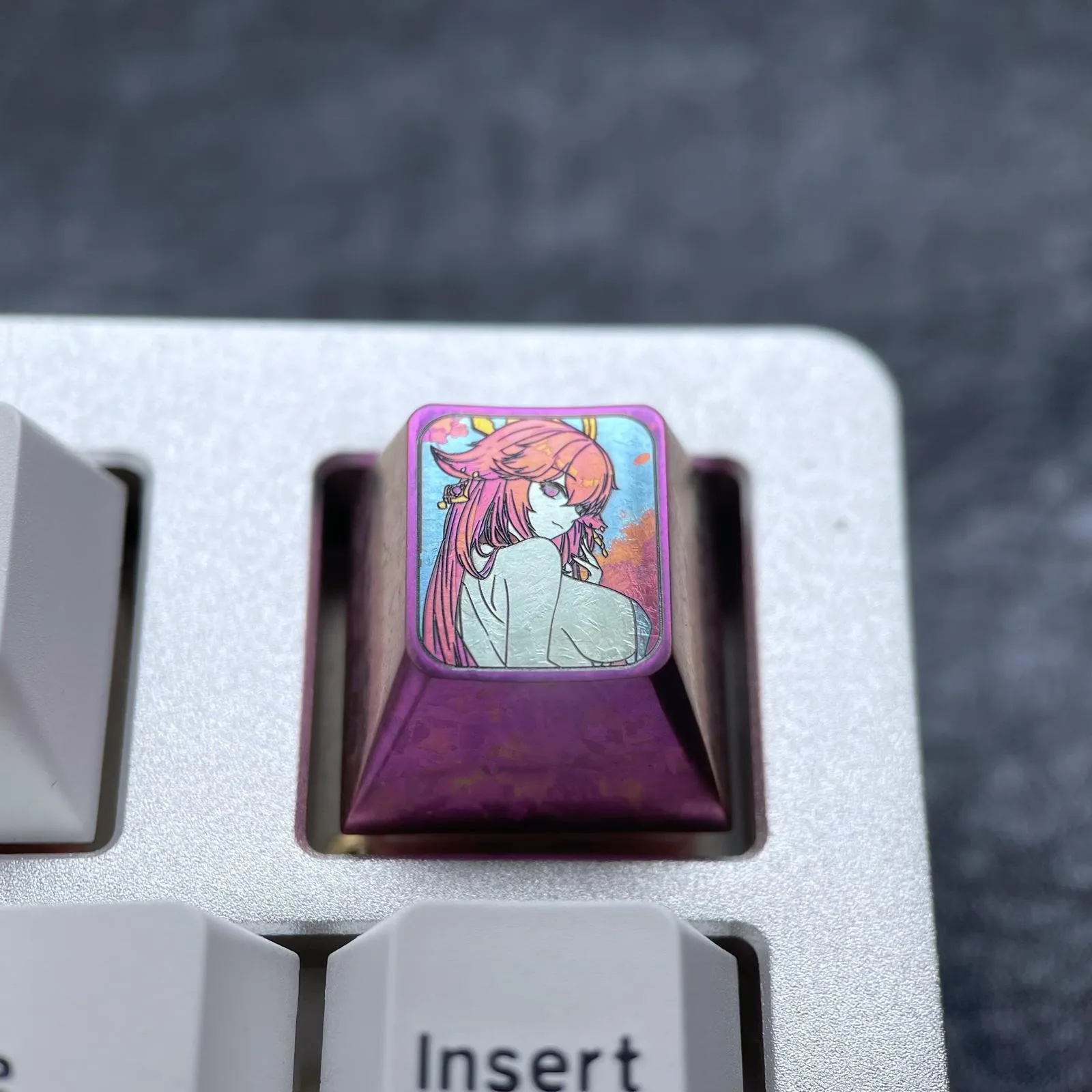 genshinimpact-yae-miko-side-view-keycaps-front