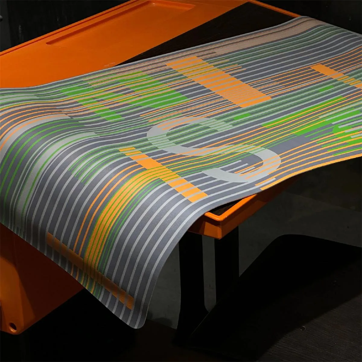 hash-line-desk-mat-cover